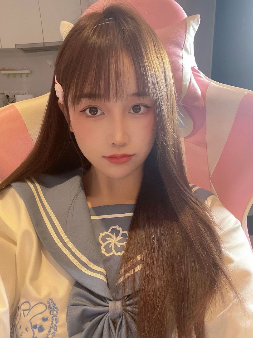 刚下海兼职的零零后小妹