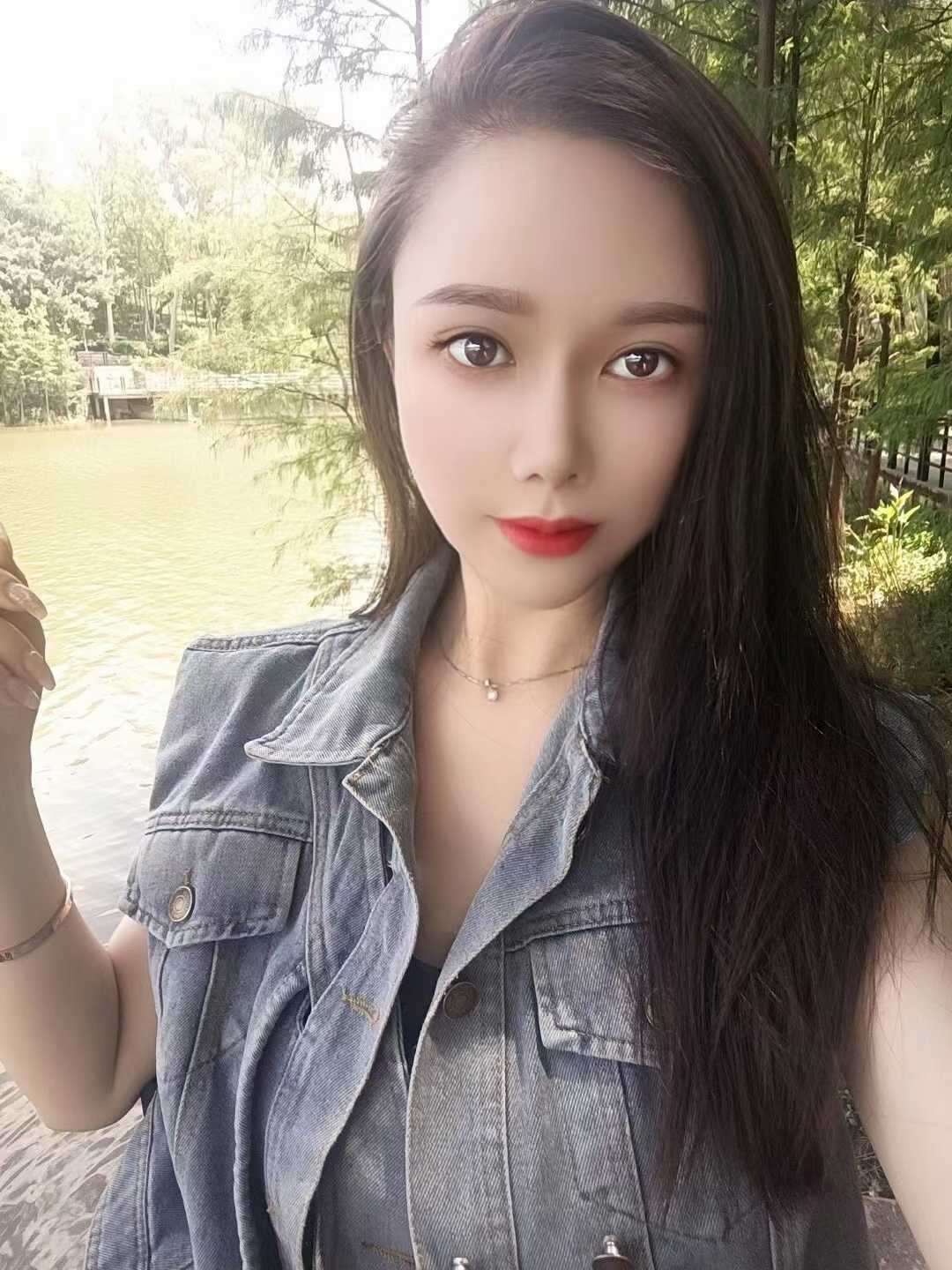 翘臀小美女胸大水多推荐尝试