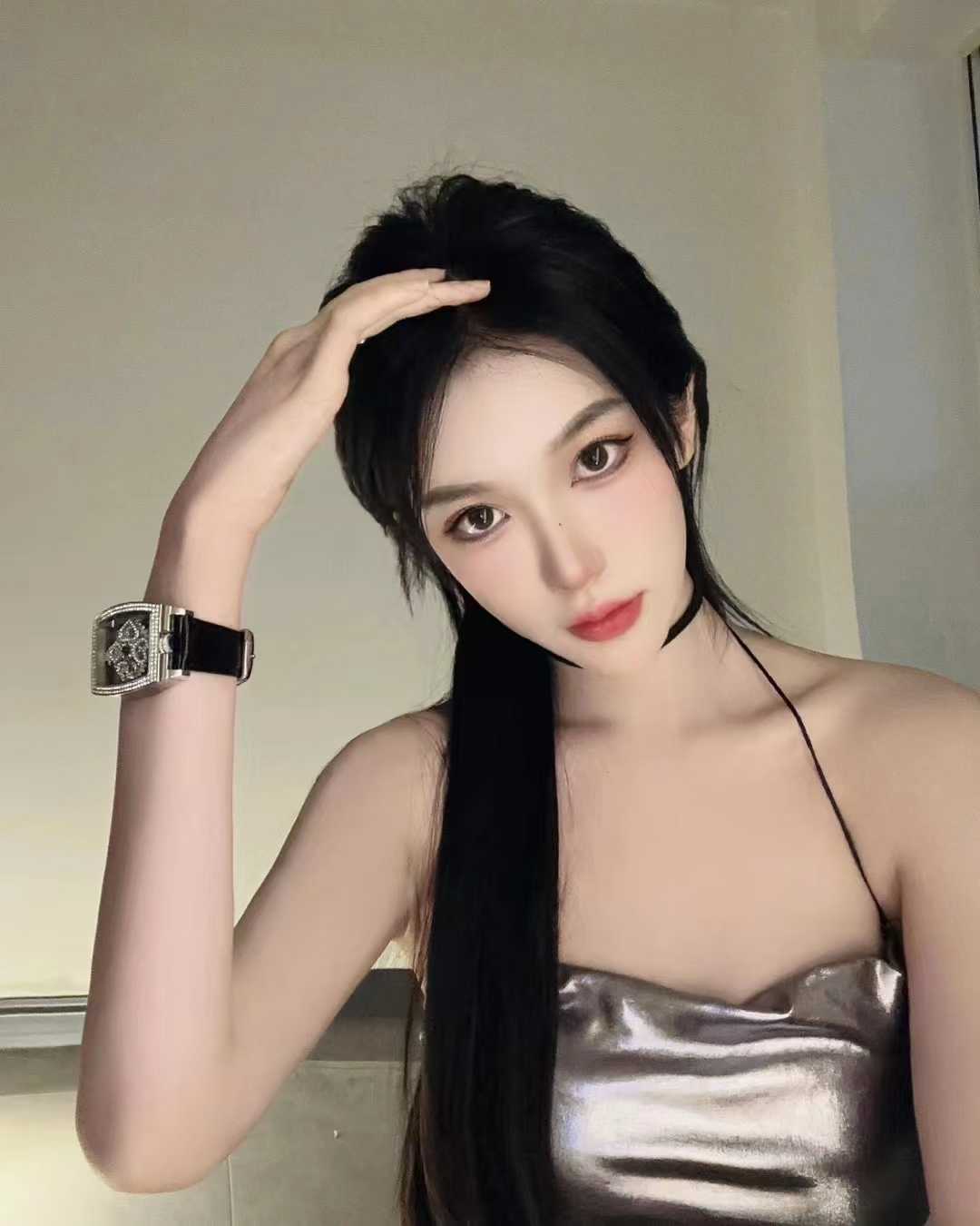 性感风Sao翘臀Sao妹小薇