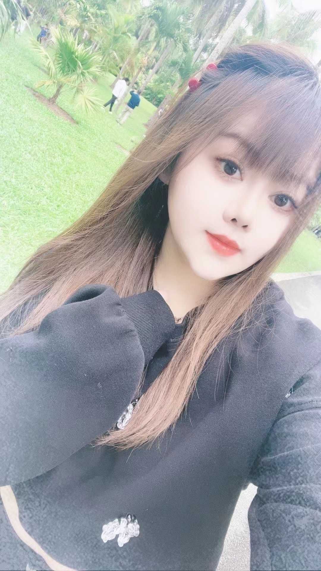 看着很可爱的一个妹子