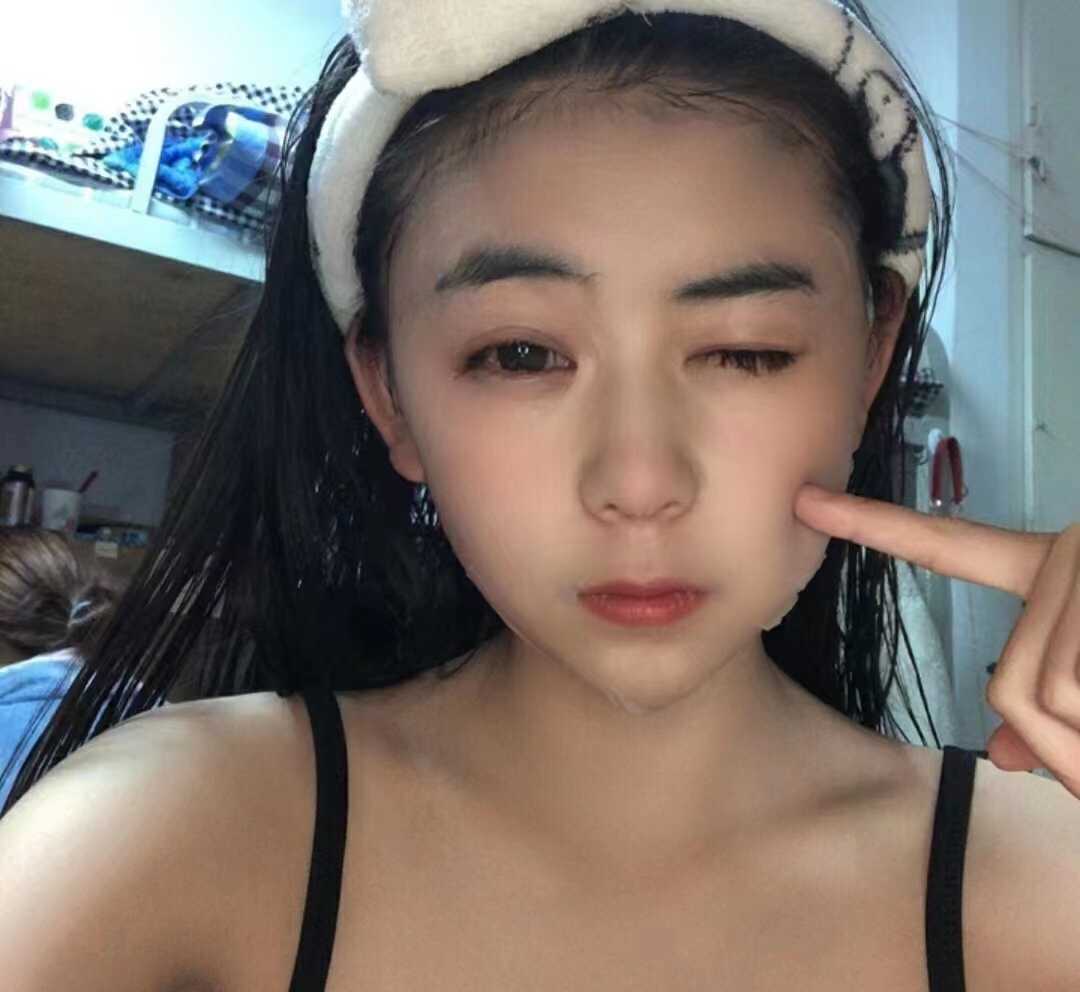 身材颜值都很不错的小妹妹