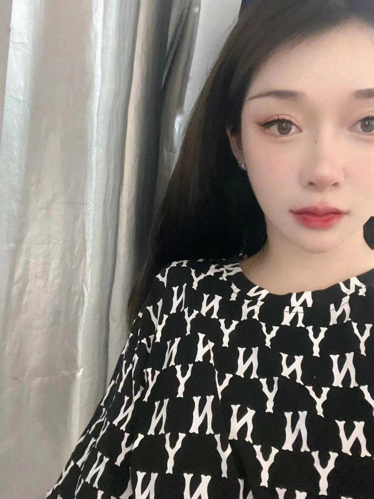 身材很有范，颜值高