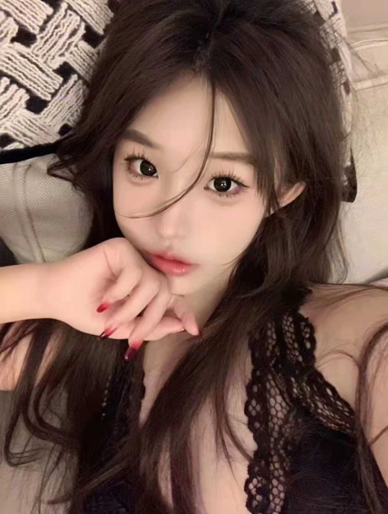 妹子下面紧，淫水还很多