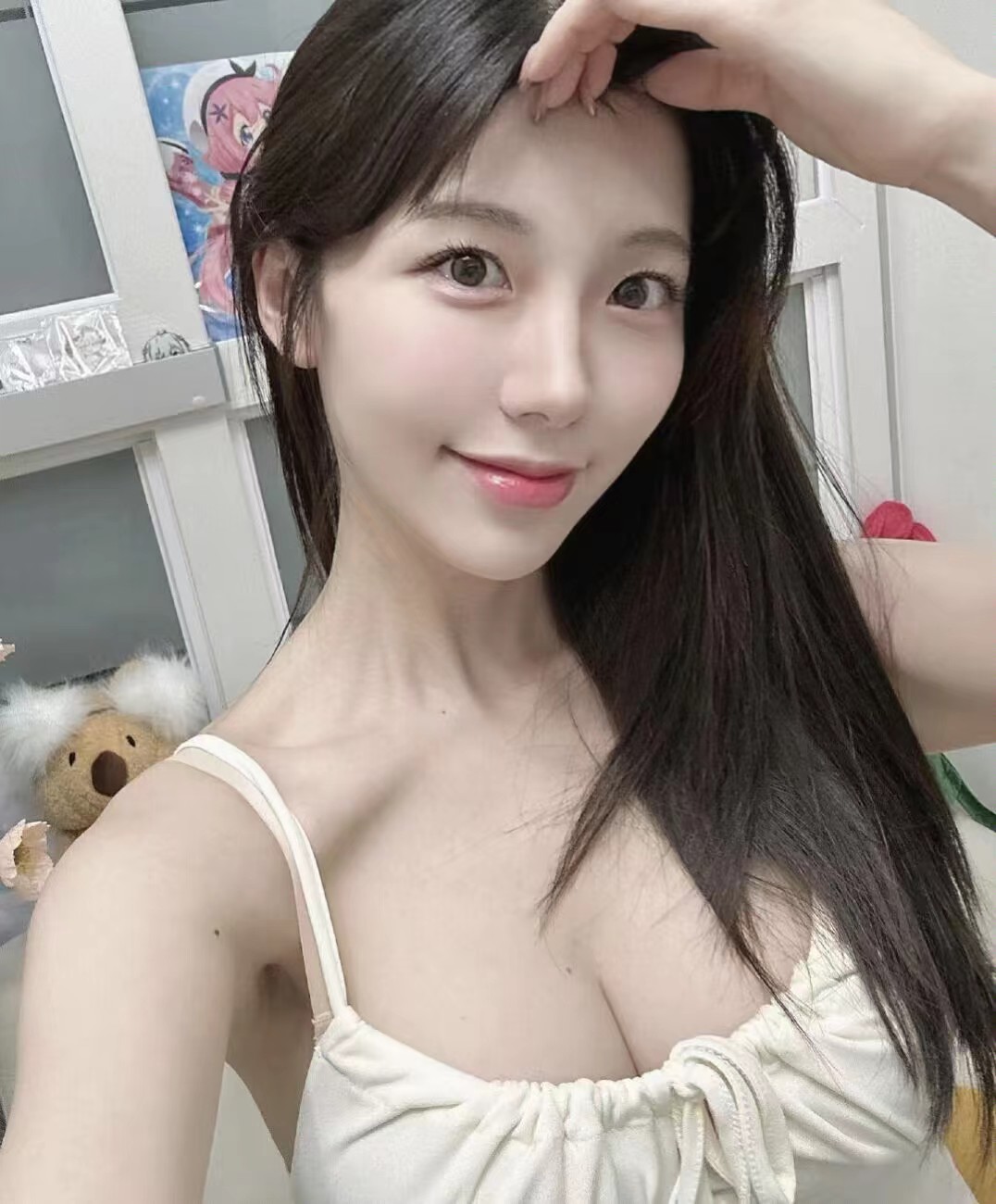 营门口巨乳大奶水嫩妹子