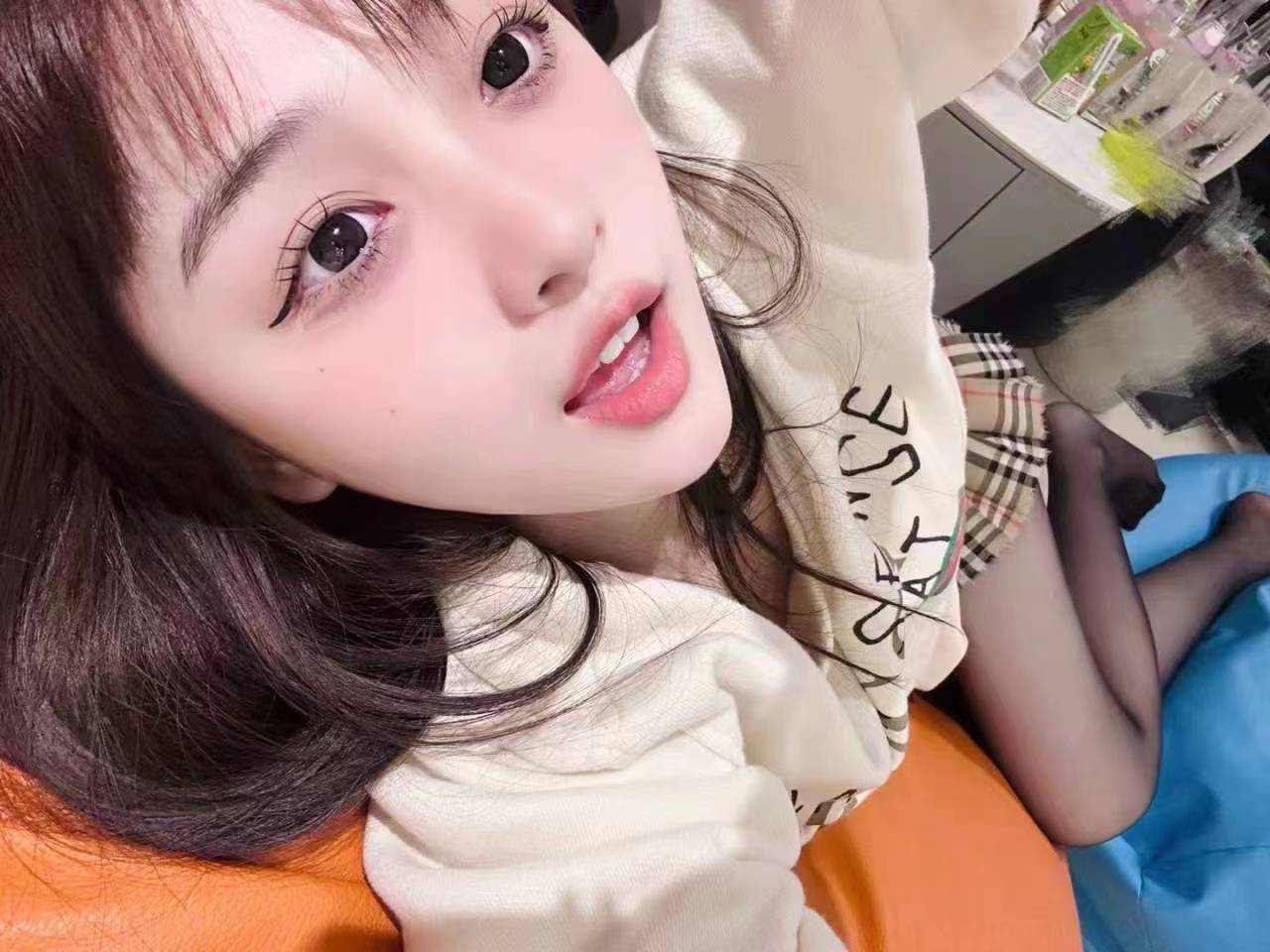 年轻皮肤好，紧致水也多