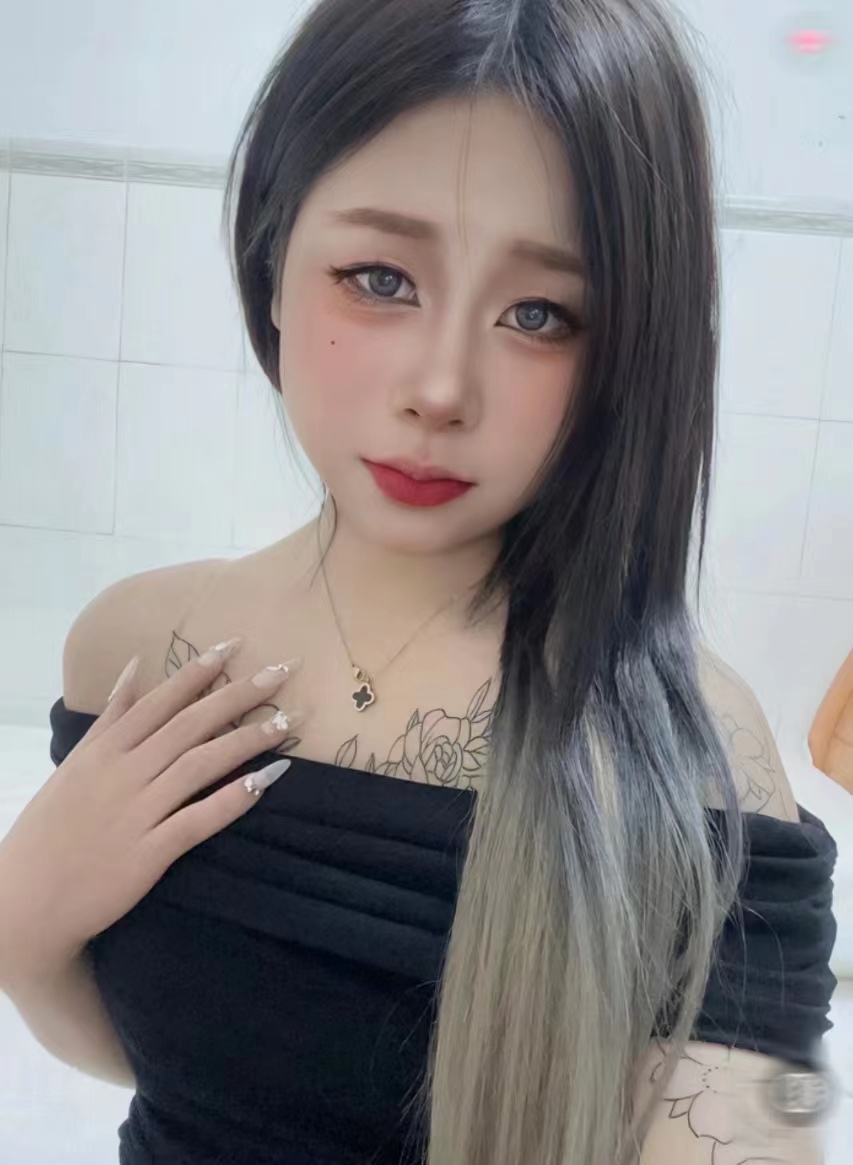 自带工作室，服务一流，身材诱人