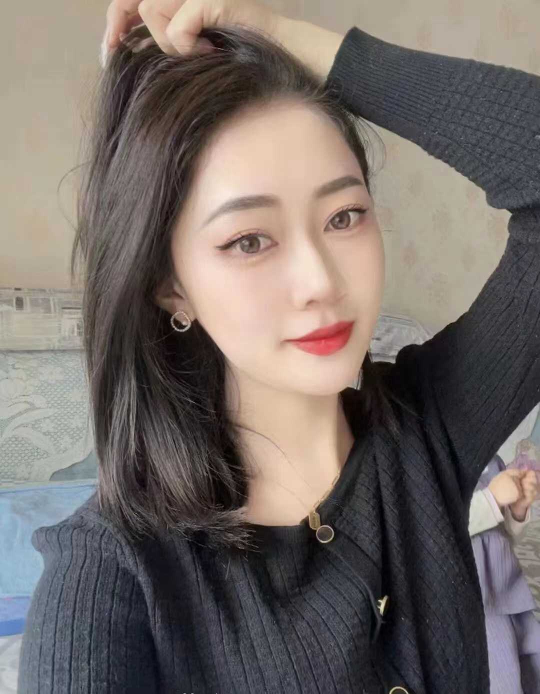 态度颜值身材都不错