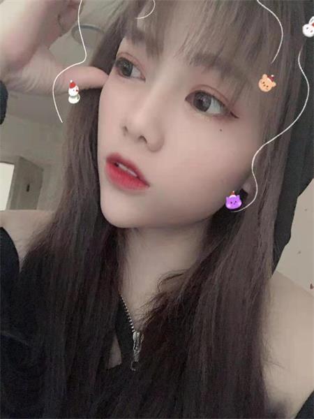 学生妹朵朵魅力十足