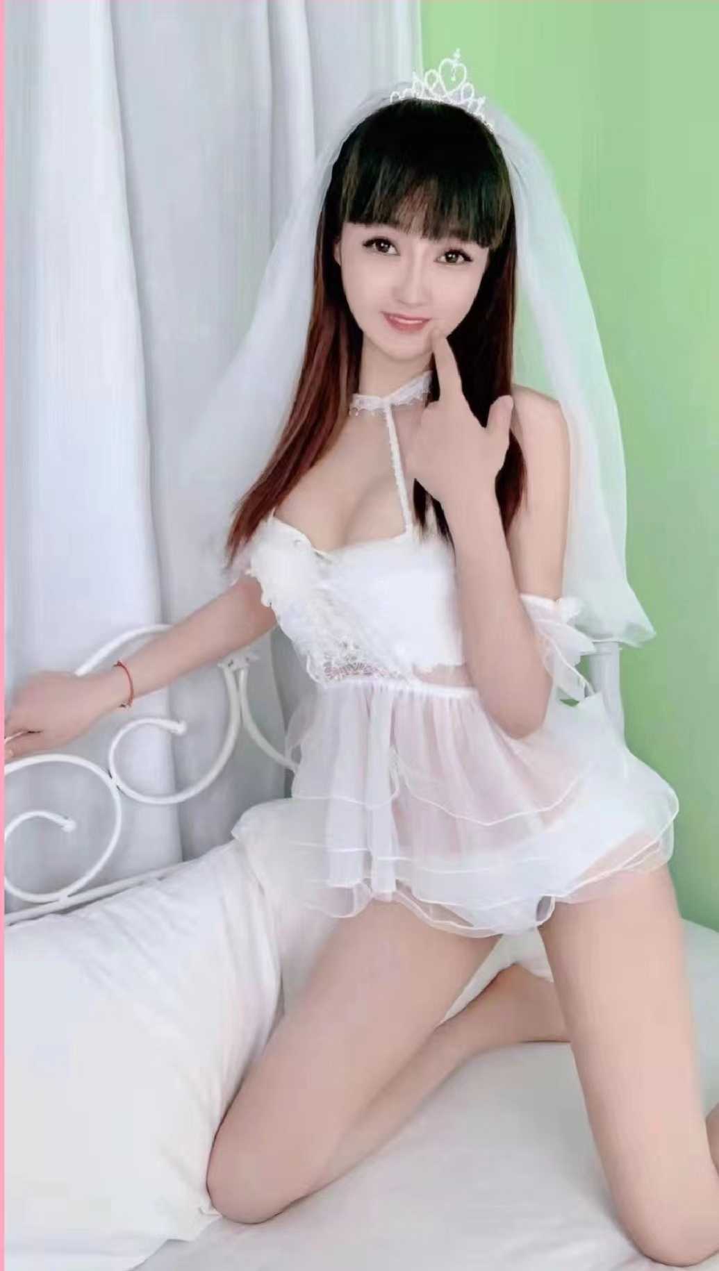 长相甜美诱人小姐姐