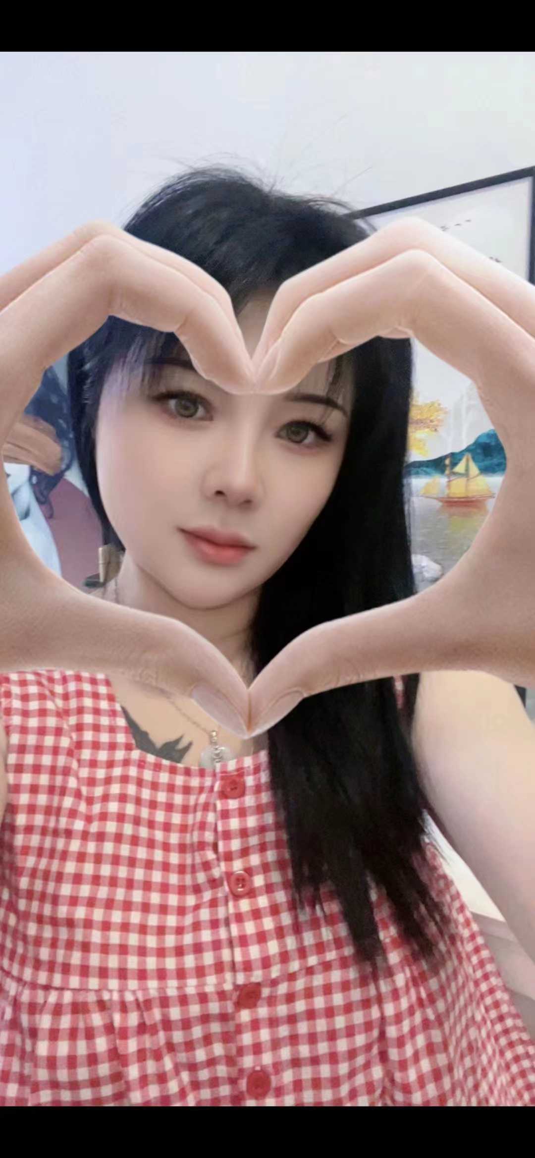 姐姐很热情很健谈，花式多样