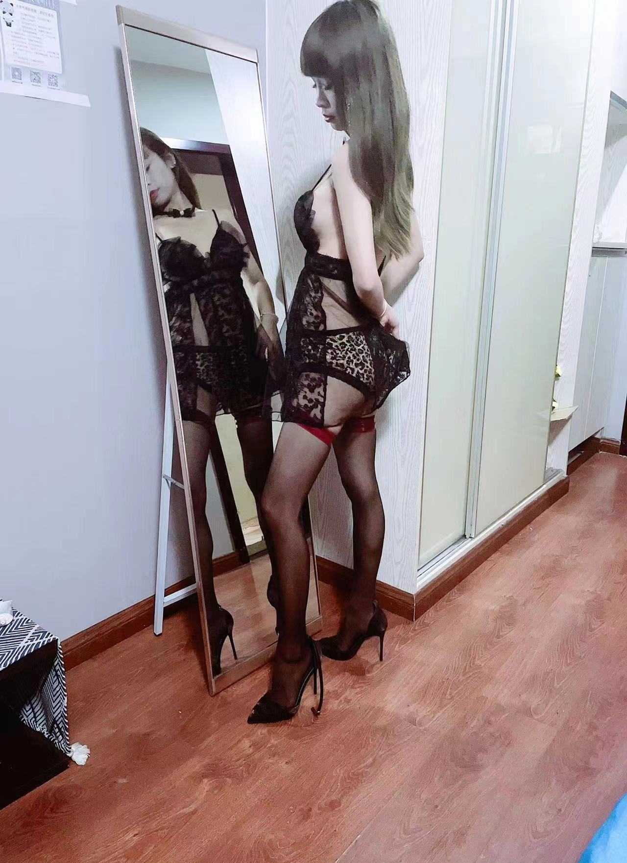 可以抱起来玩的小萝莉