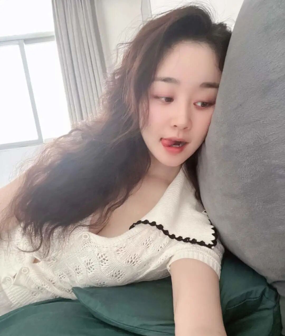 很主动的少妇小乔美女