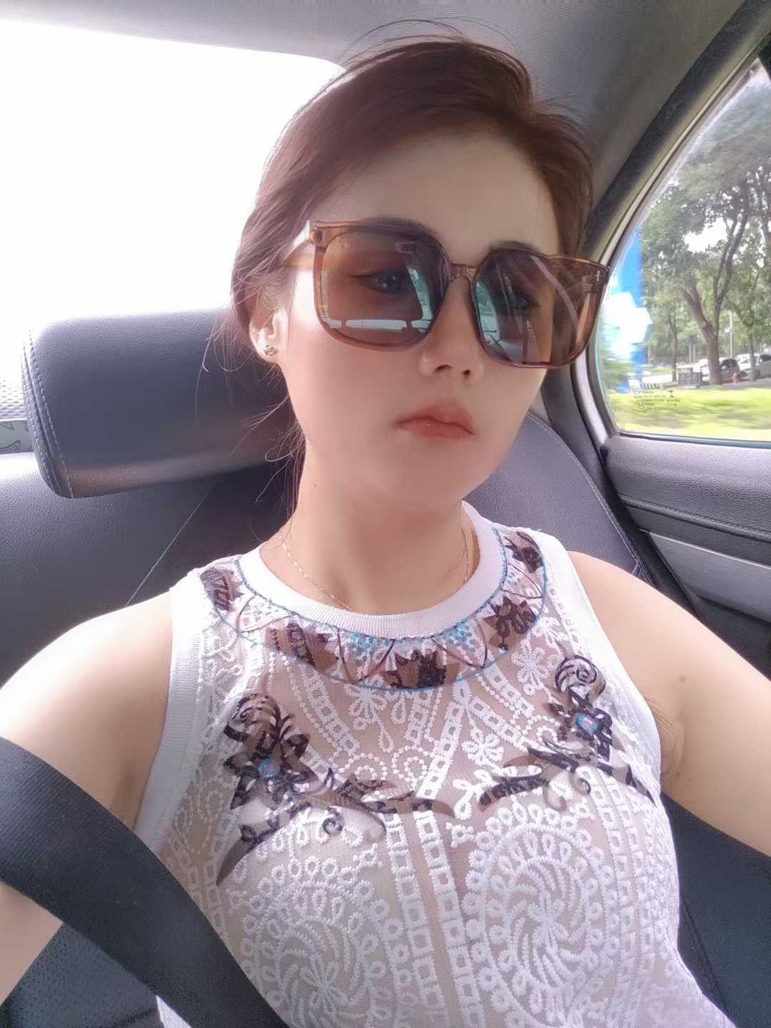 二刷身材曼妙的小姐姐