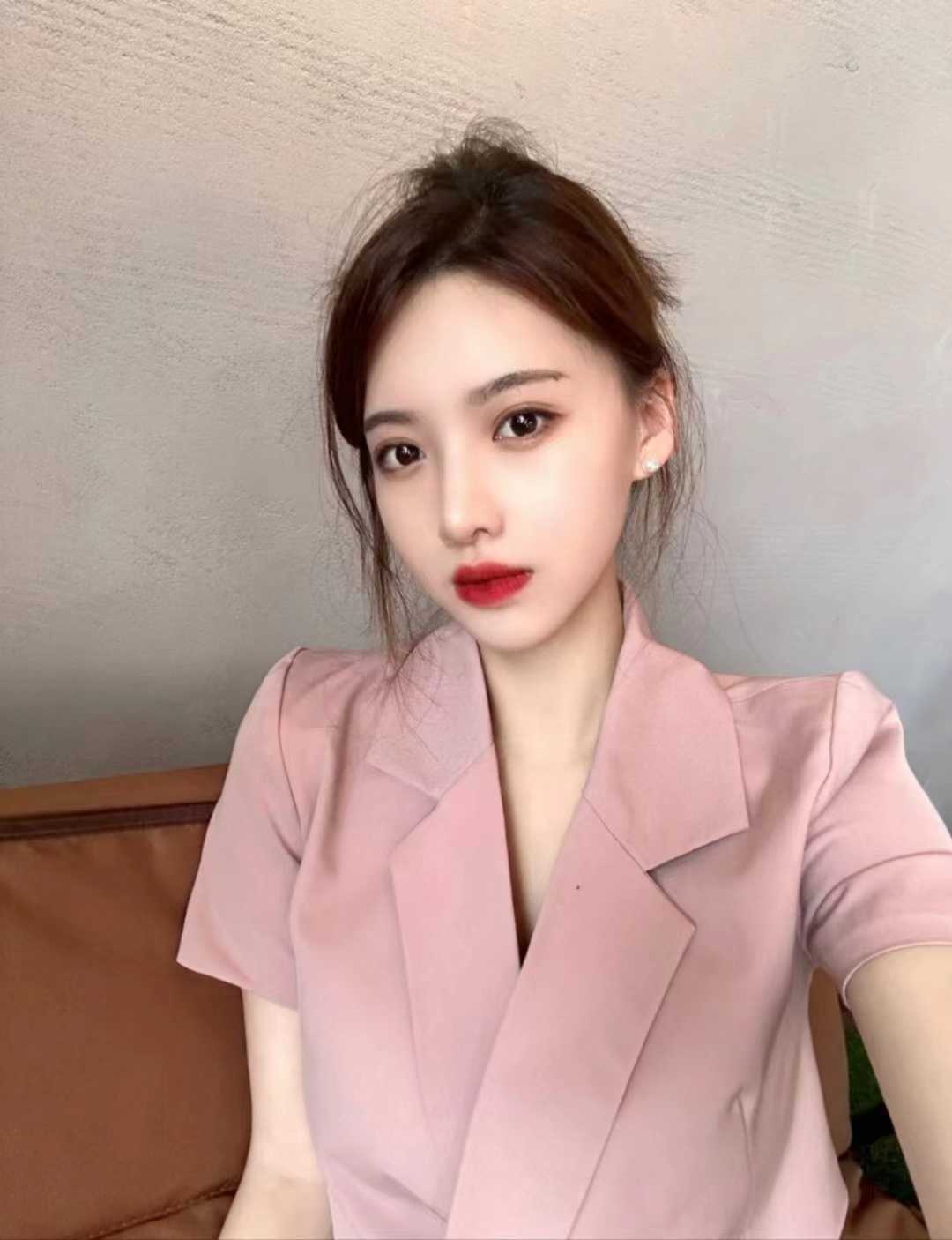 验证一个颜控大长腿小美女