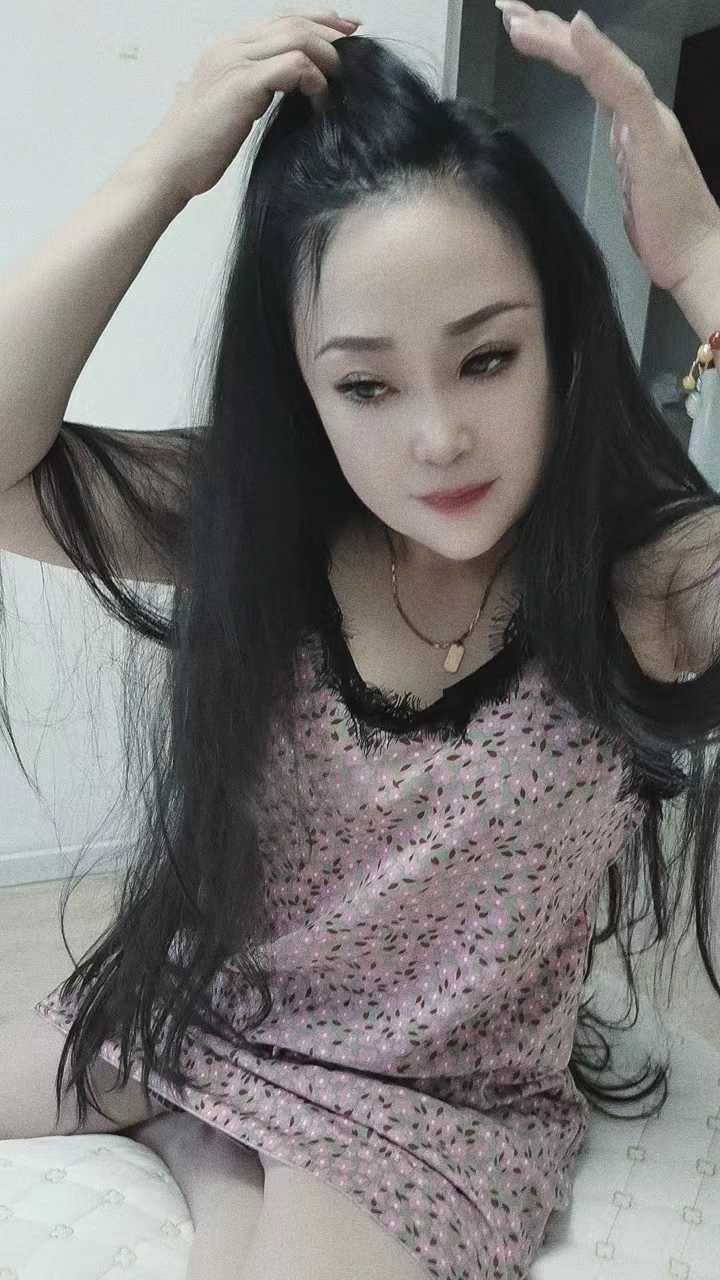 温柔性感小姐姐