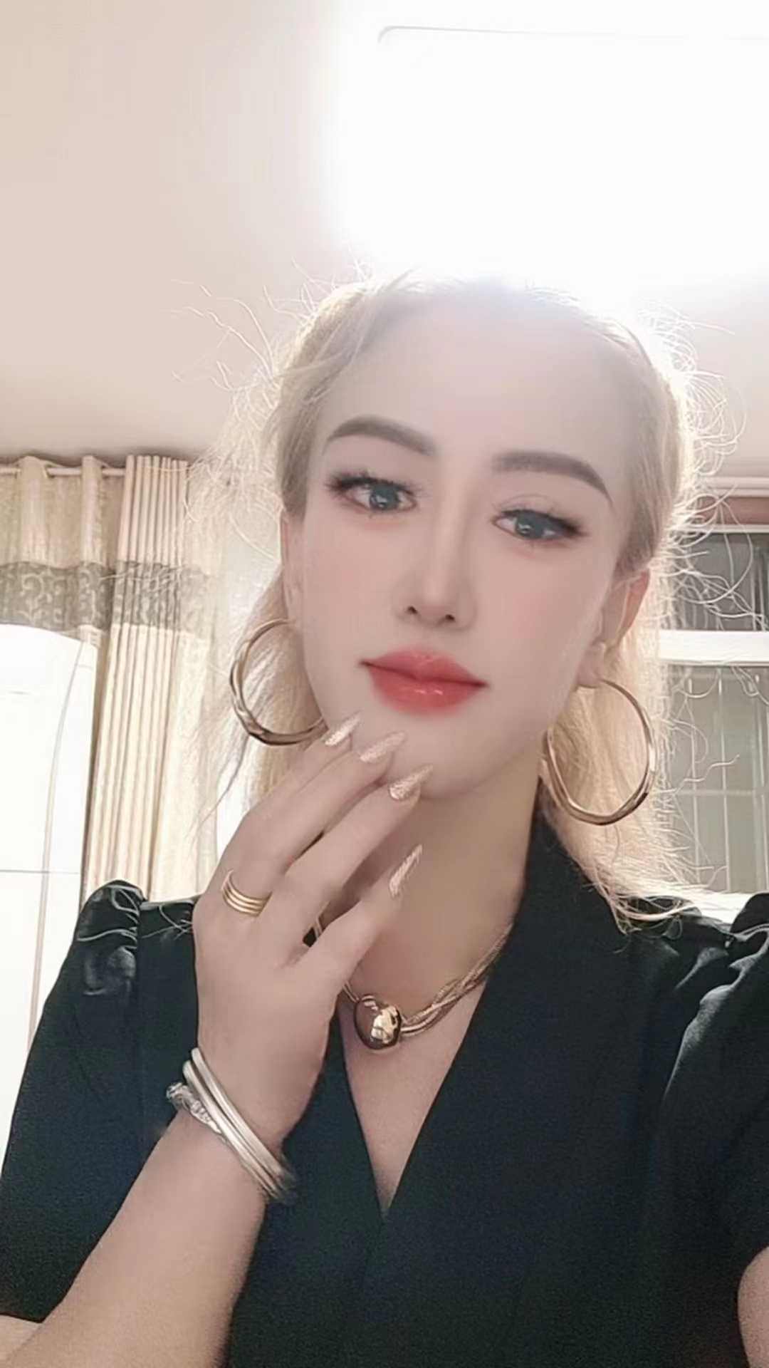 喷的水特别多，叫的特别浪