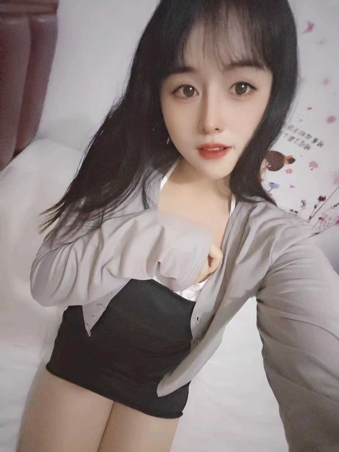 服务很到位 各种姿势都很配合