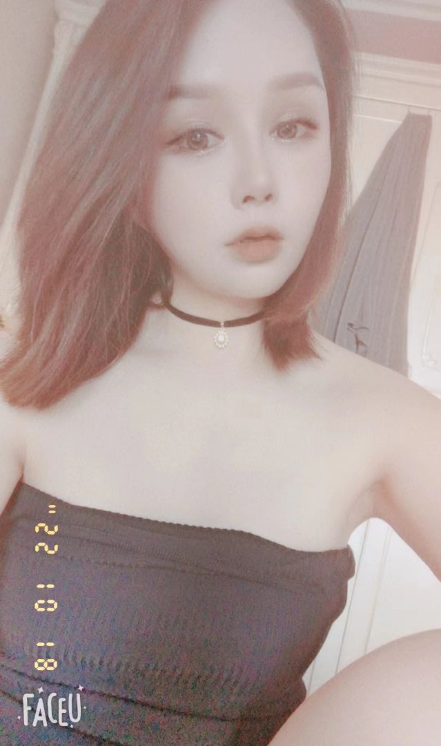 声音甜美，高挑小美女