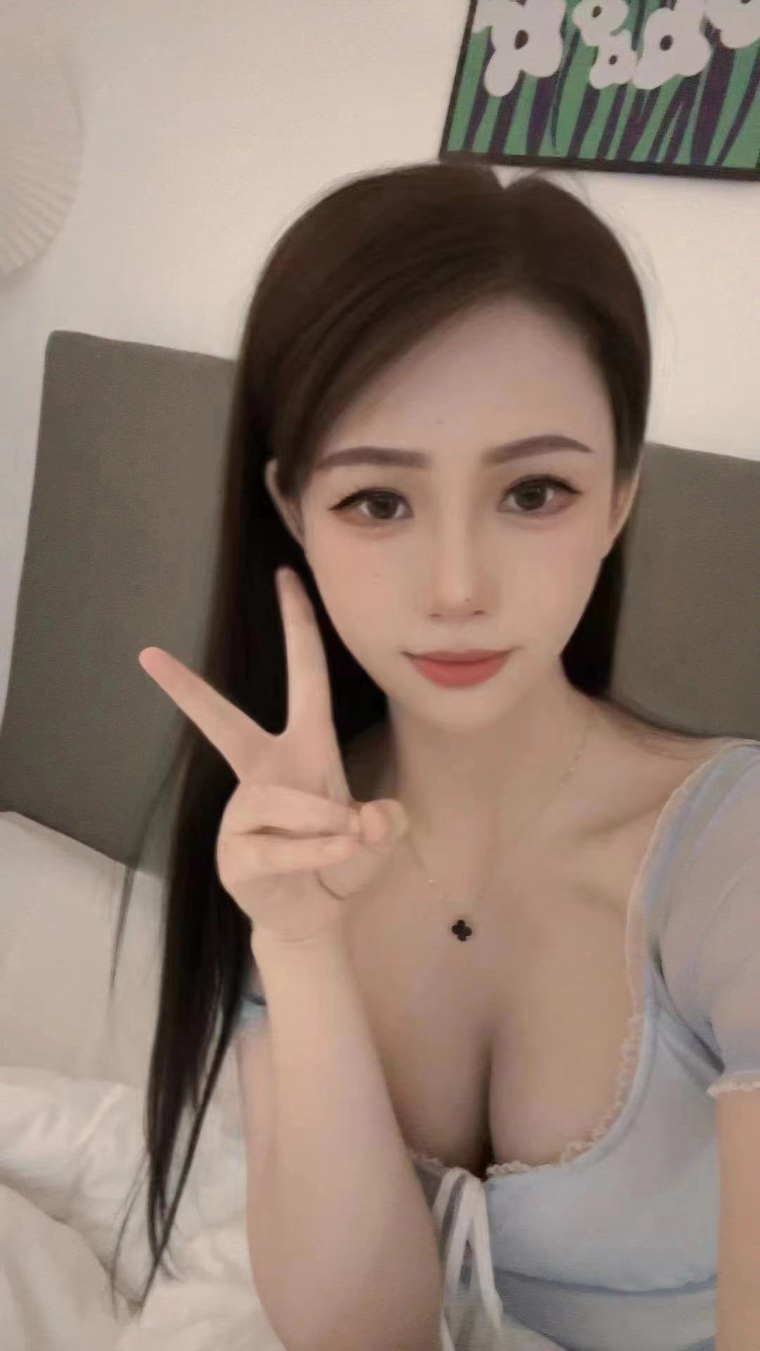 年轻颜正 第一眼看到她就被迷上