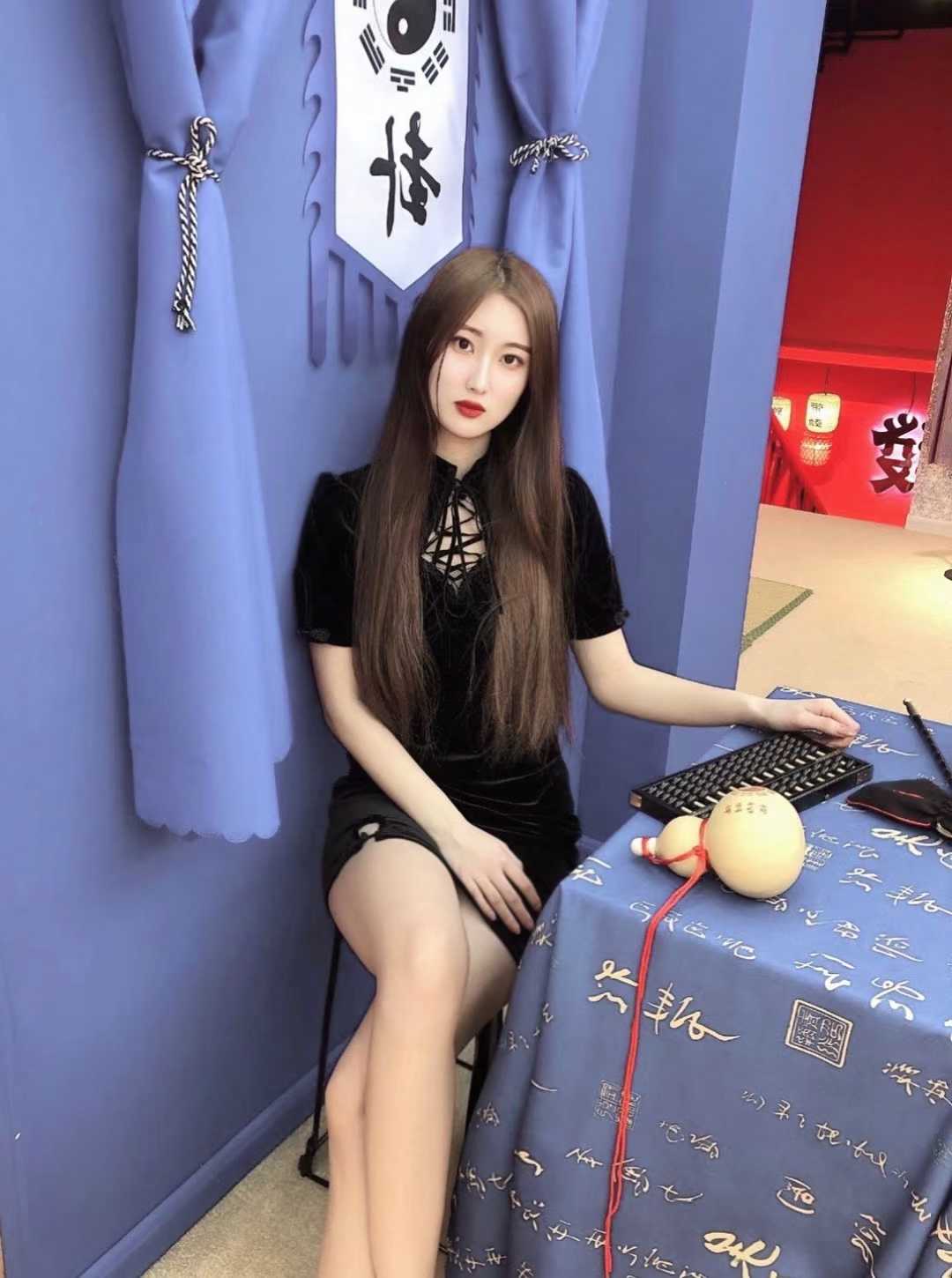 服务不错的小姐姐，是大长腿