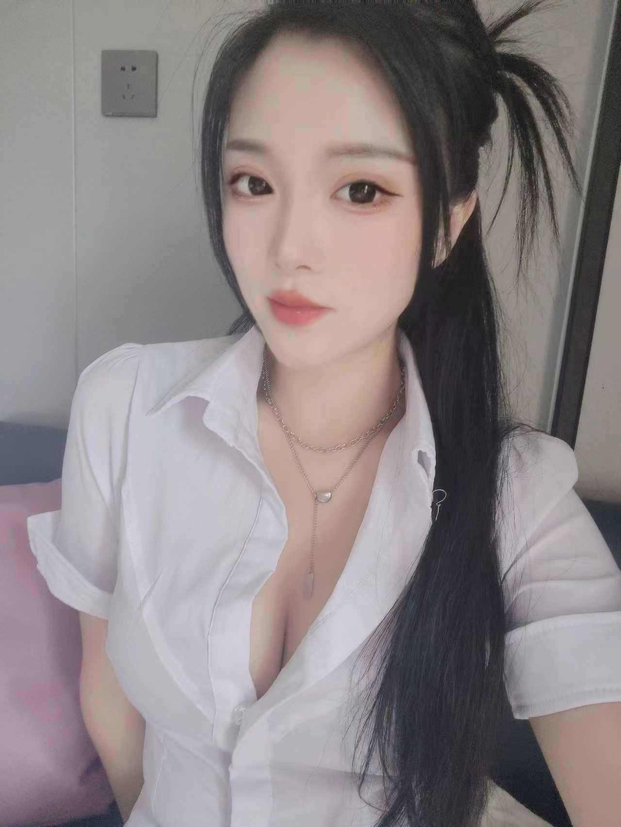 绝对真人身材极棒