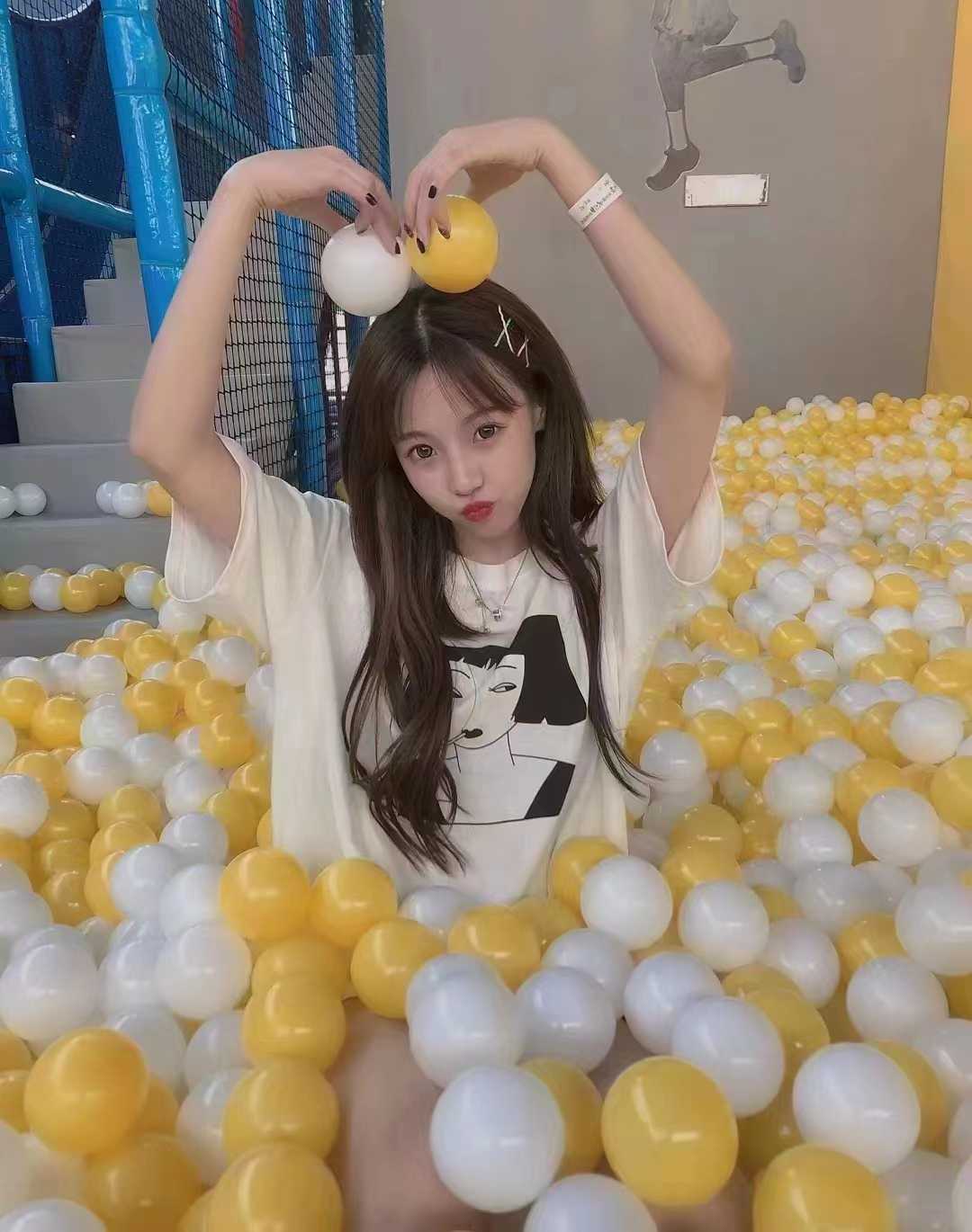 说话很好听，年轻漂亮