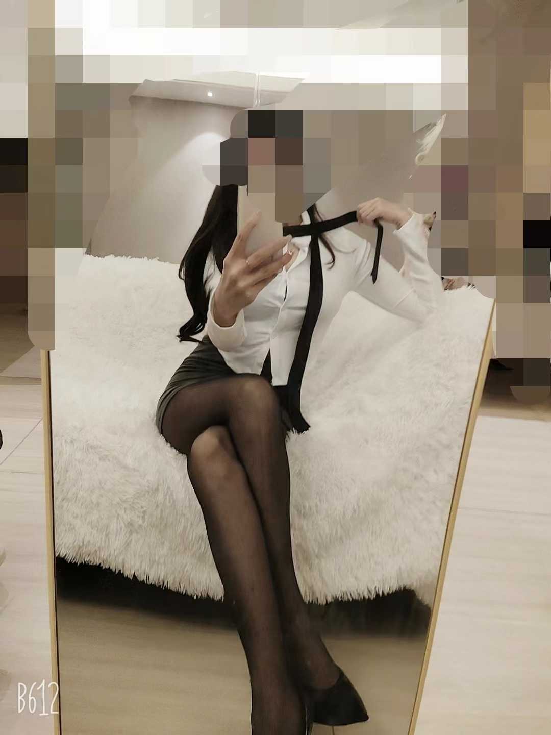 性感美腿的小姐姐