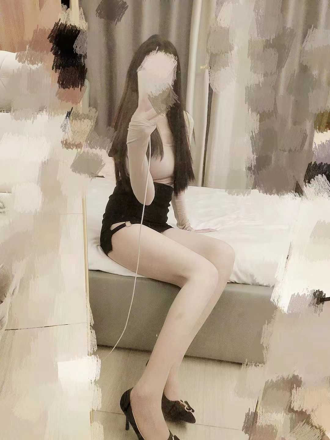 性感美腿的小姐姐