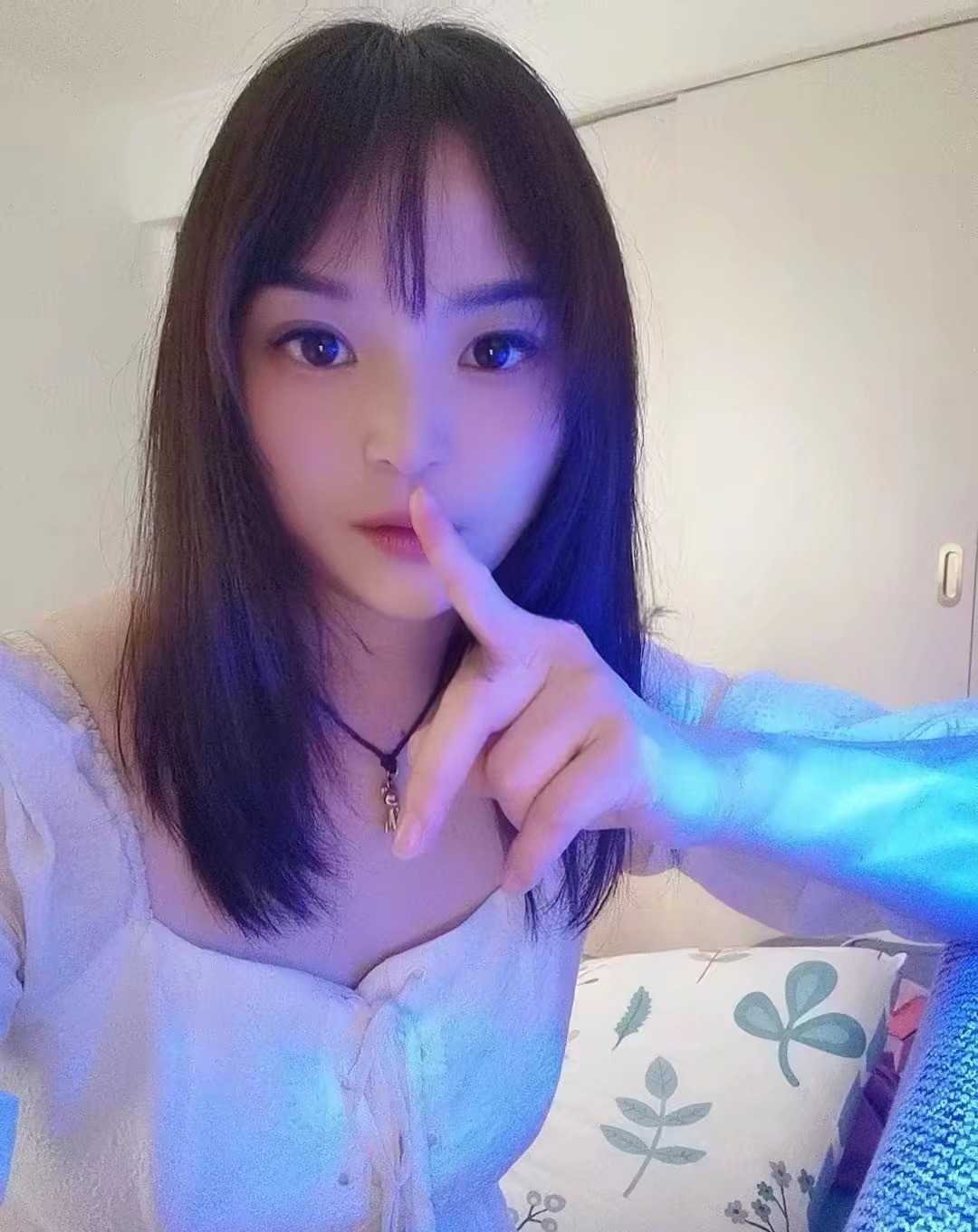 中项大胸妹子 KH一绝