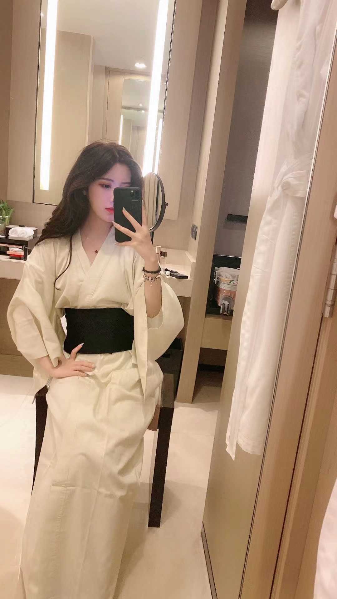 妹妹的奶子好给力，又大又白