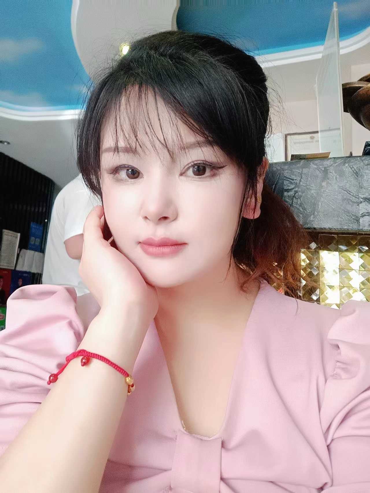 服务一流的丰满少妇