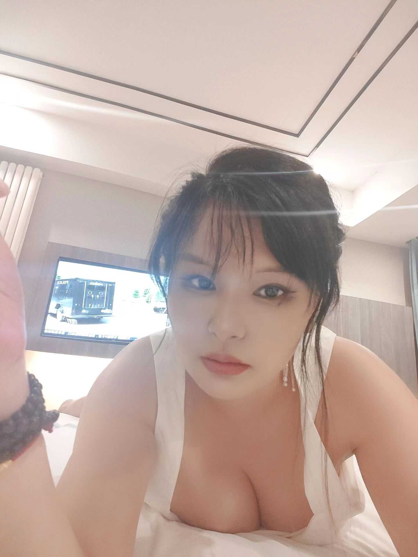 服务一流的丰满少妇