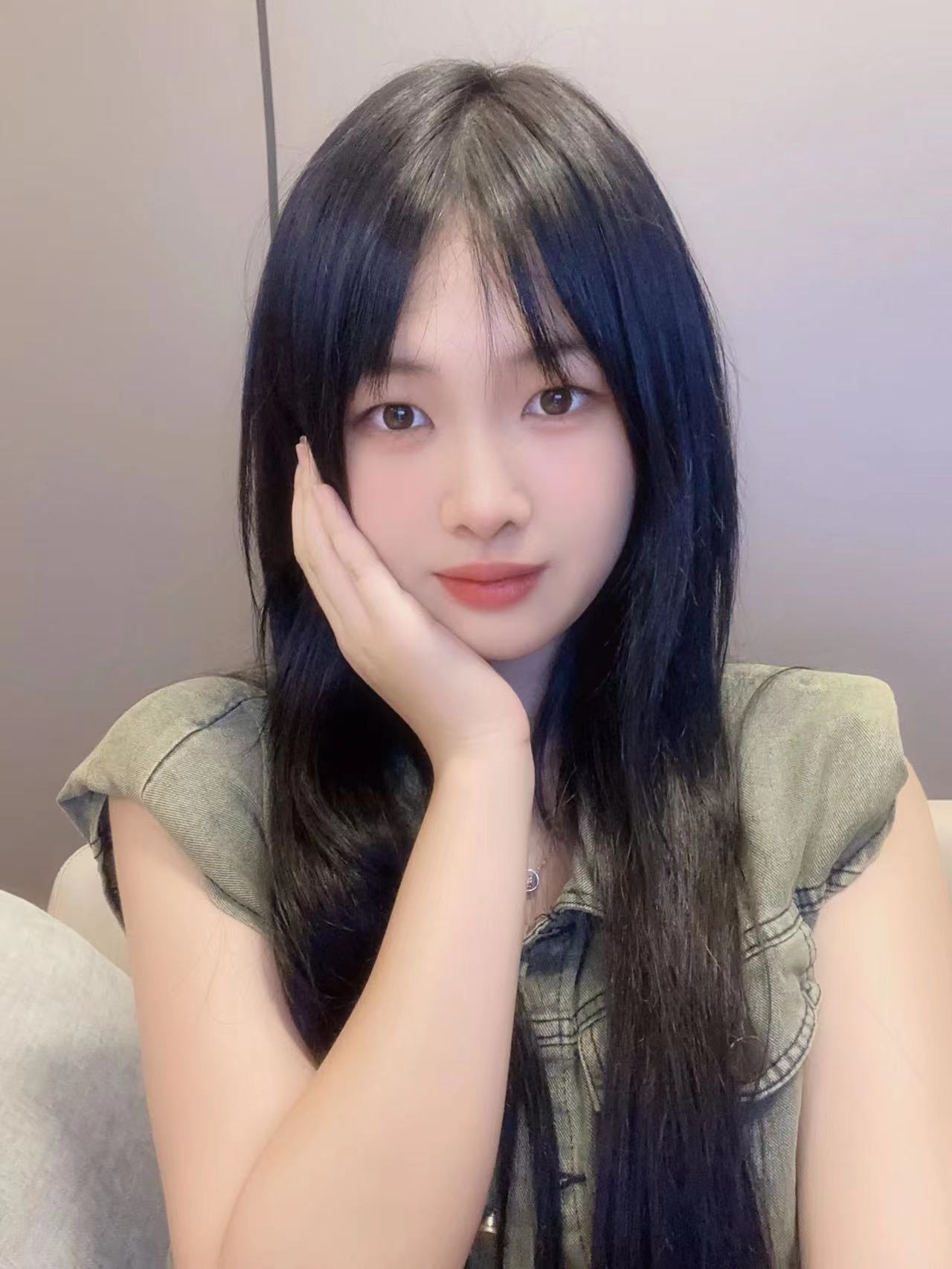 很漂亮的一位小姐姐