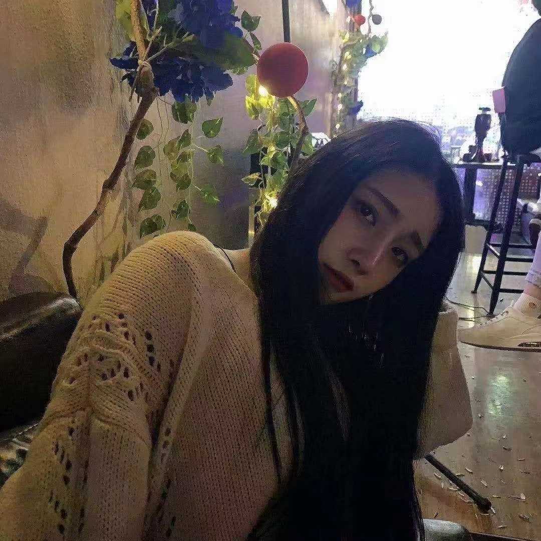 妹子身材绝了，抱着很有感觉