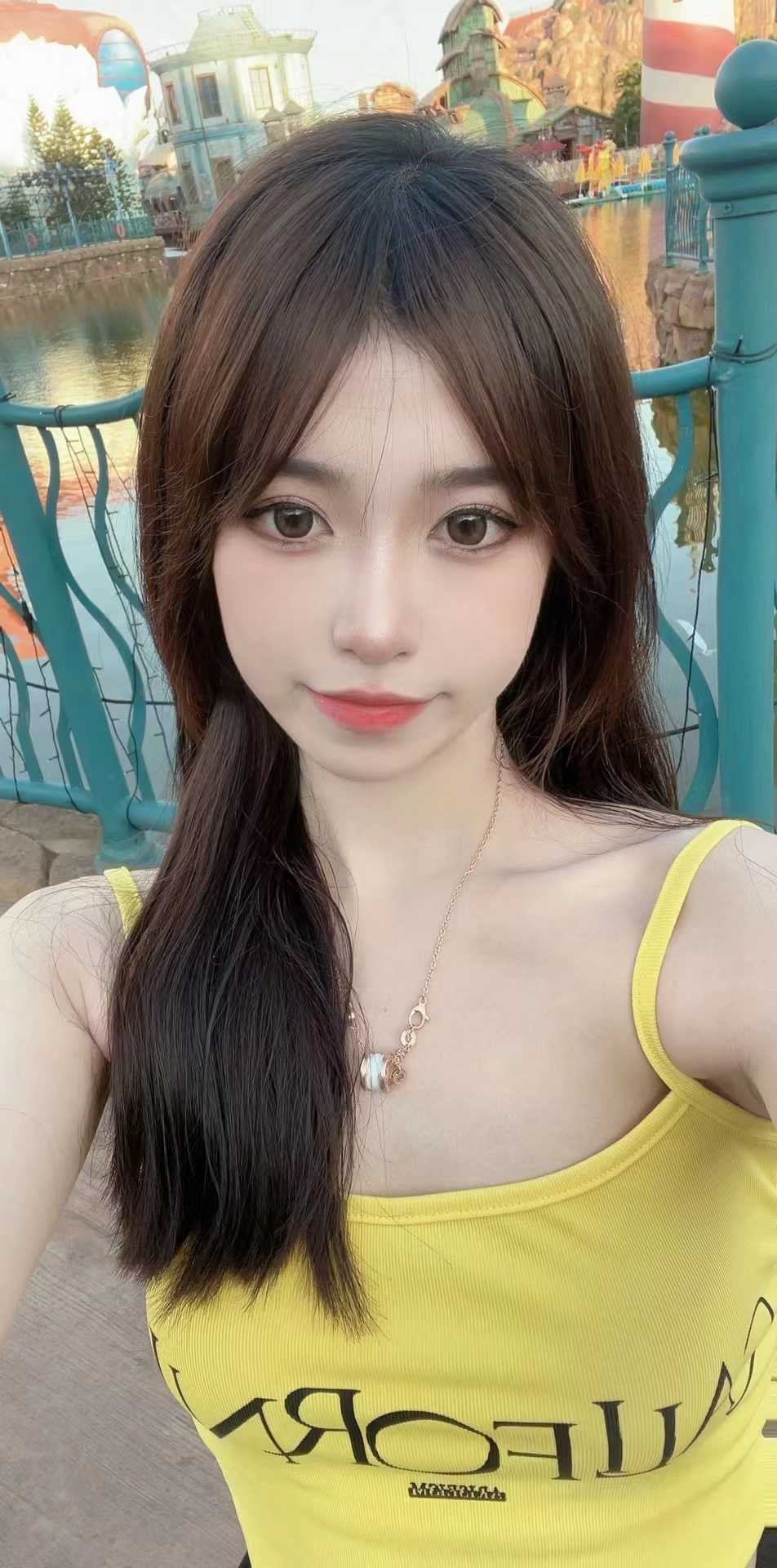 很是配合，各种姿势拿捏