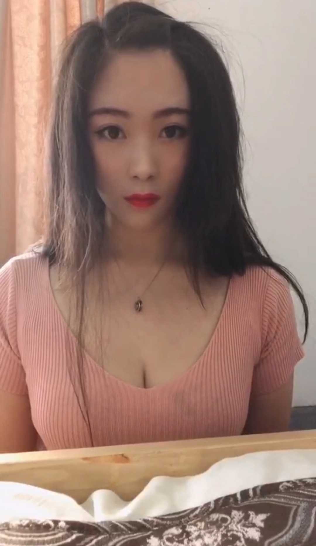 有一种千金小姐的气质美女