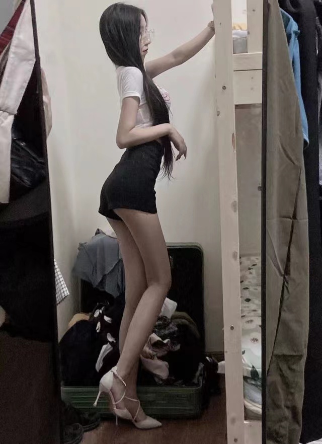 兼职妹妹，皮肤超好，又滑又嫩