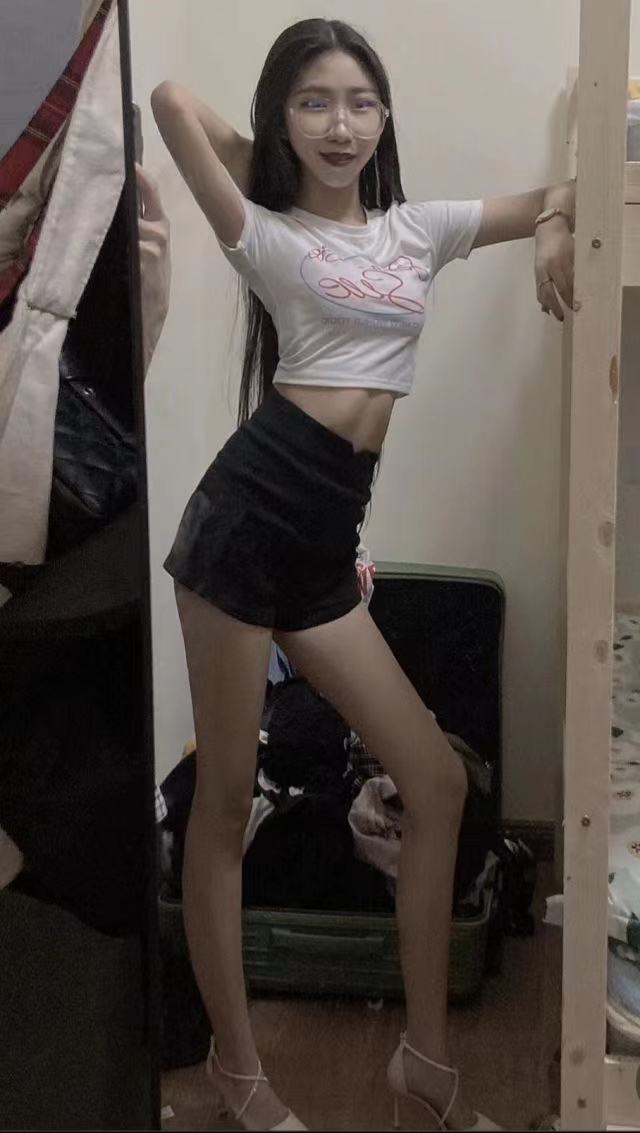 兼职妹妹，皮肤超好，又滑又嫩