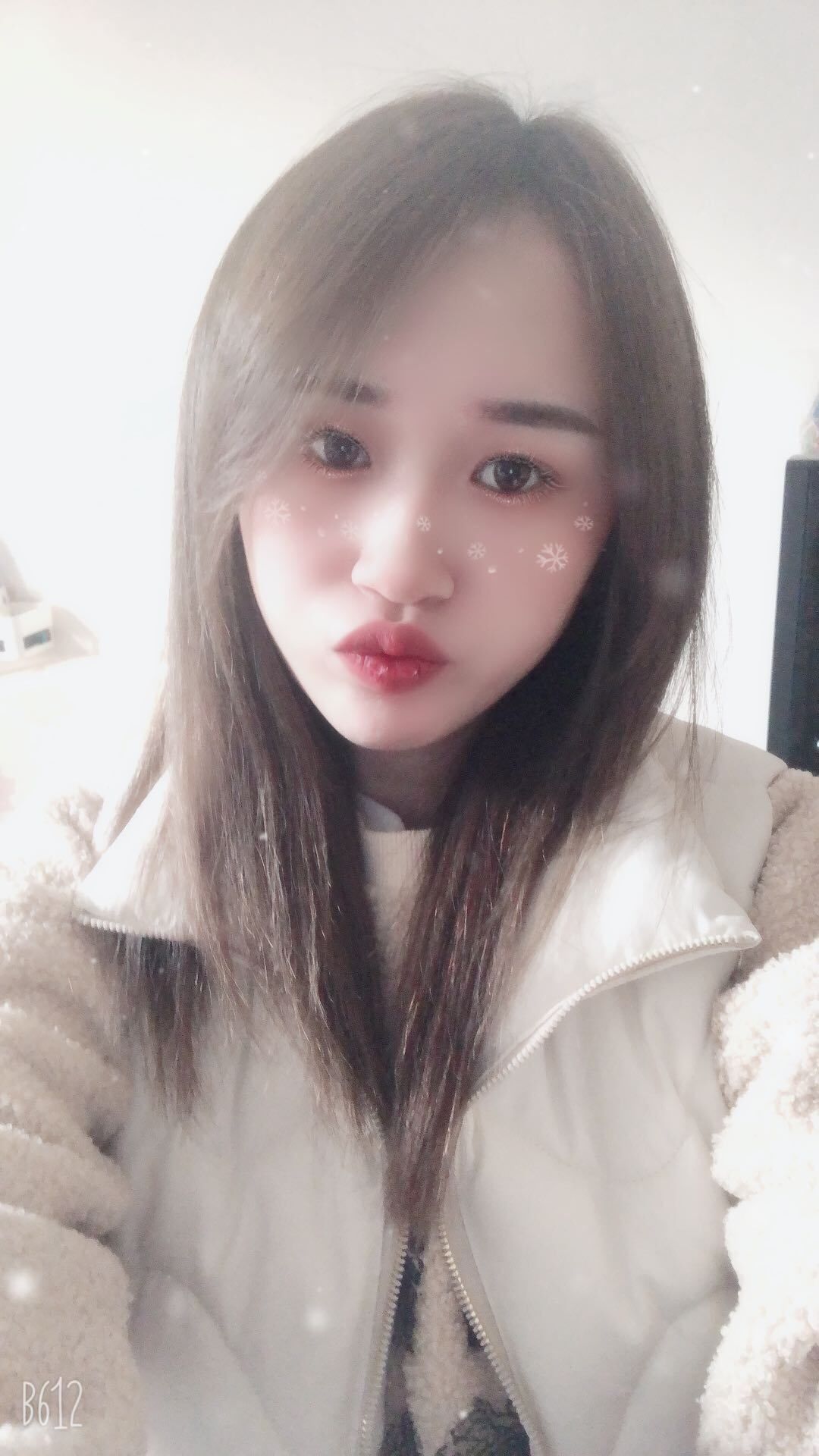 可爱又调皮的性感小萌妹