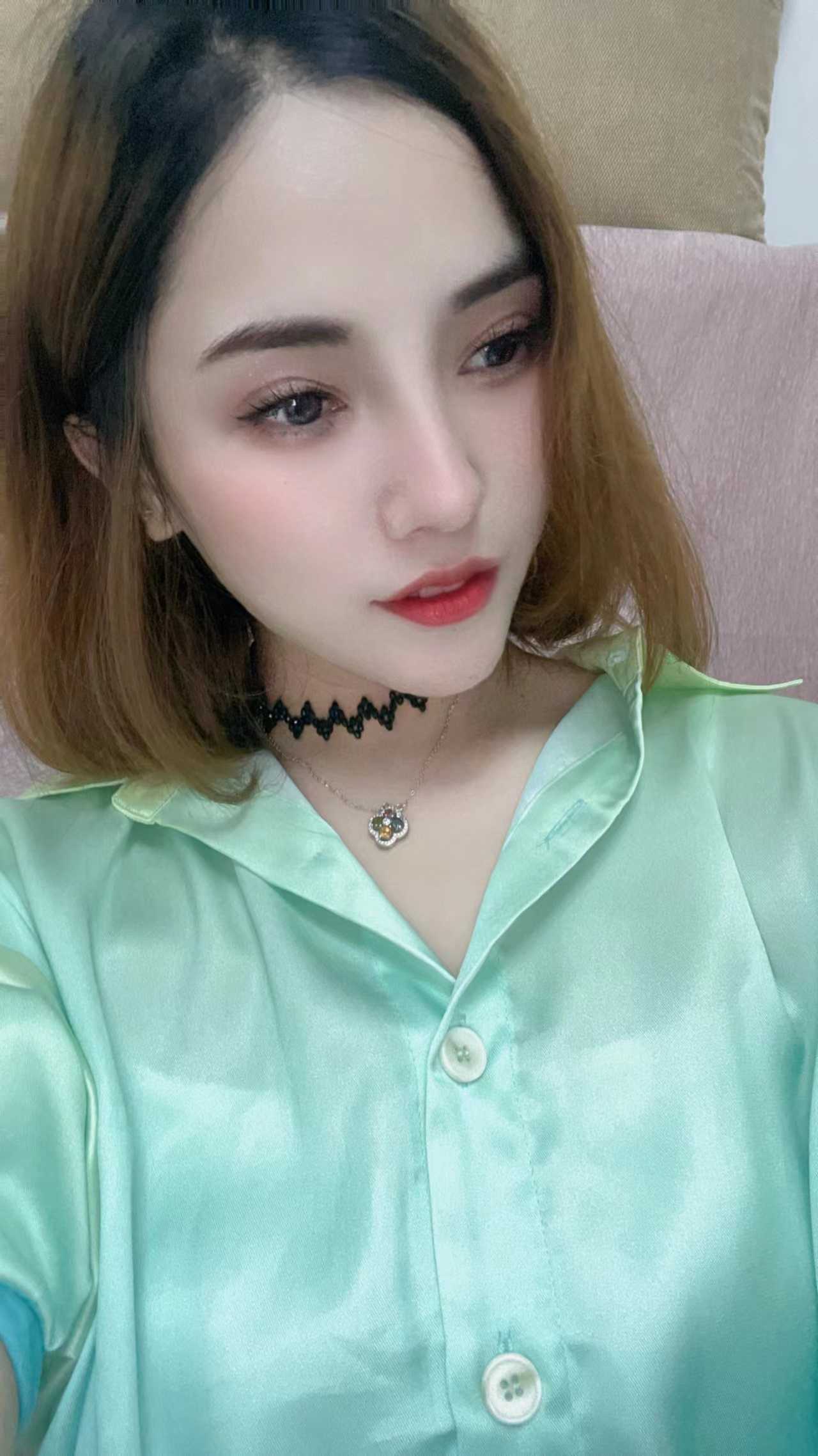 年轻颜正 第一眼看到她就被迷上