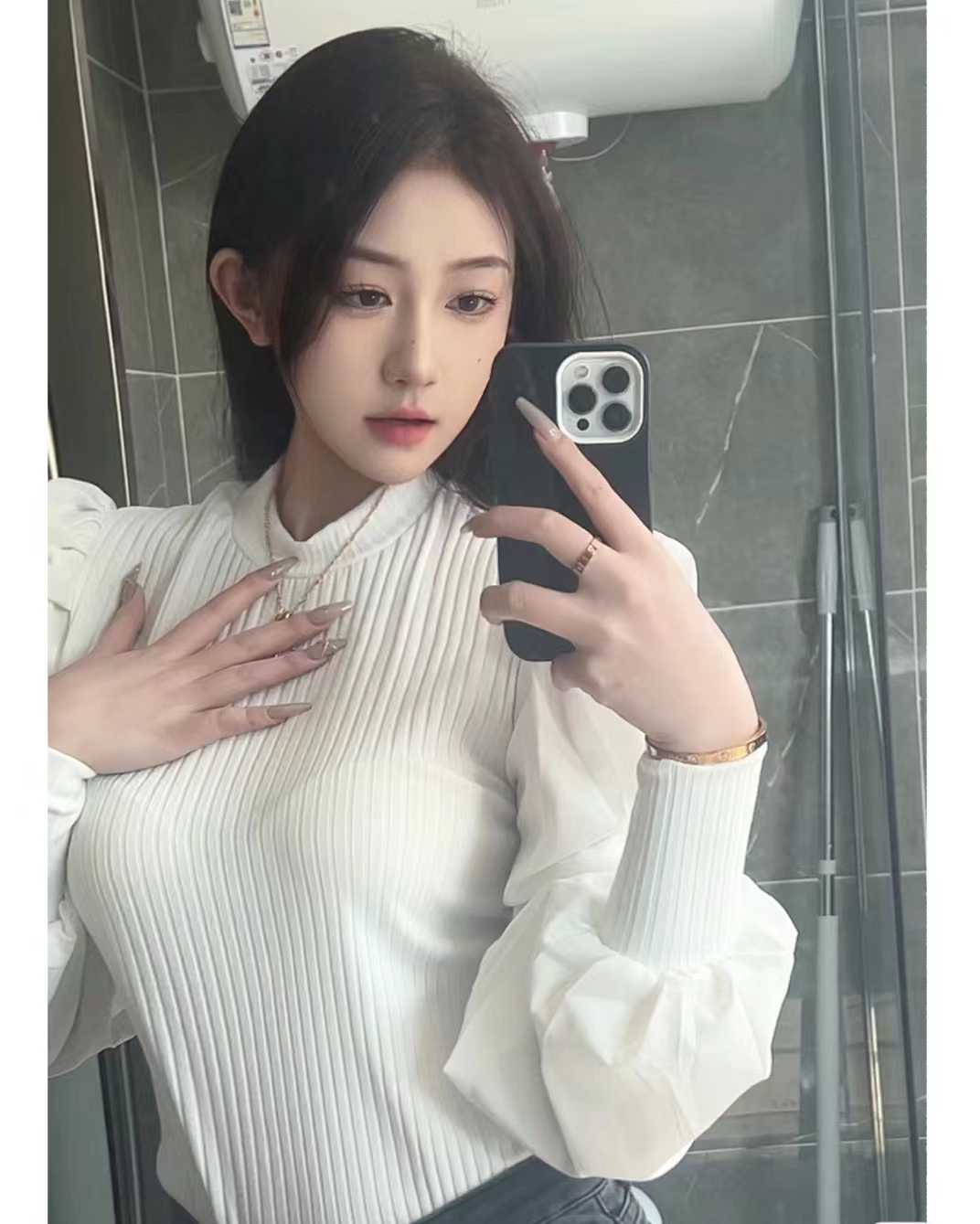 年轻貌美的小姐姐