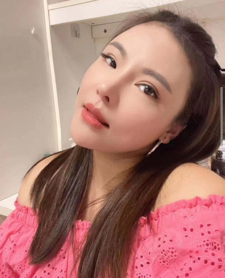 罗湖金融中心大奶美女