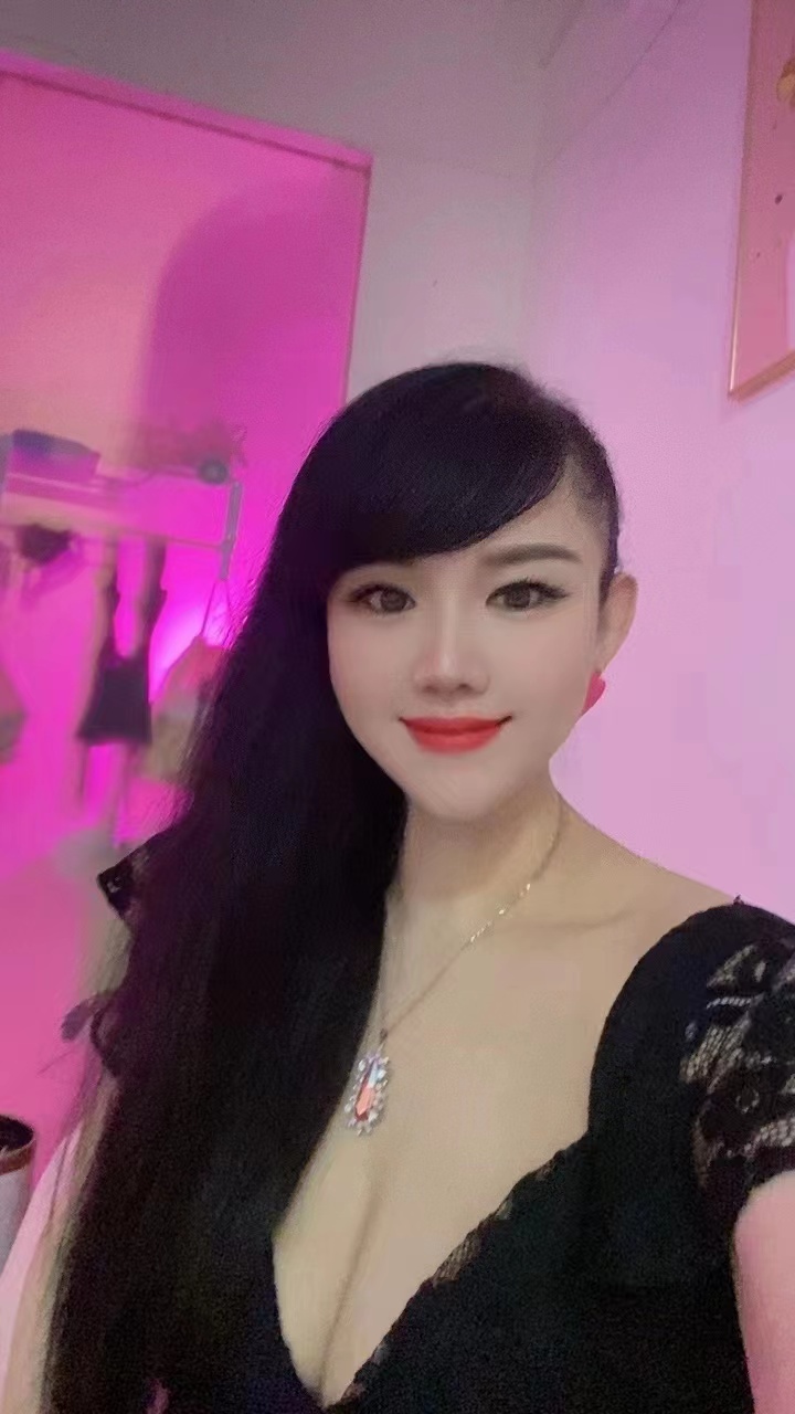 舔活一流的e杯女神