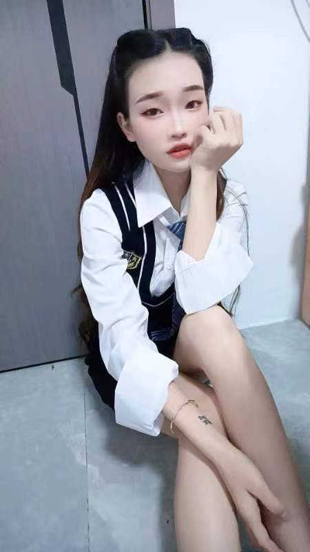 汉口00后小欣欣