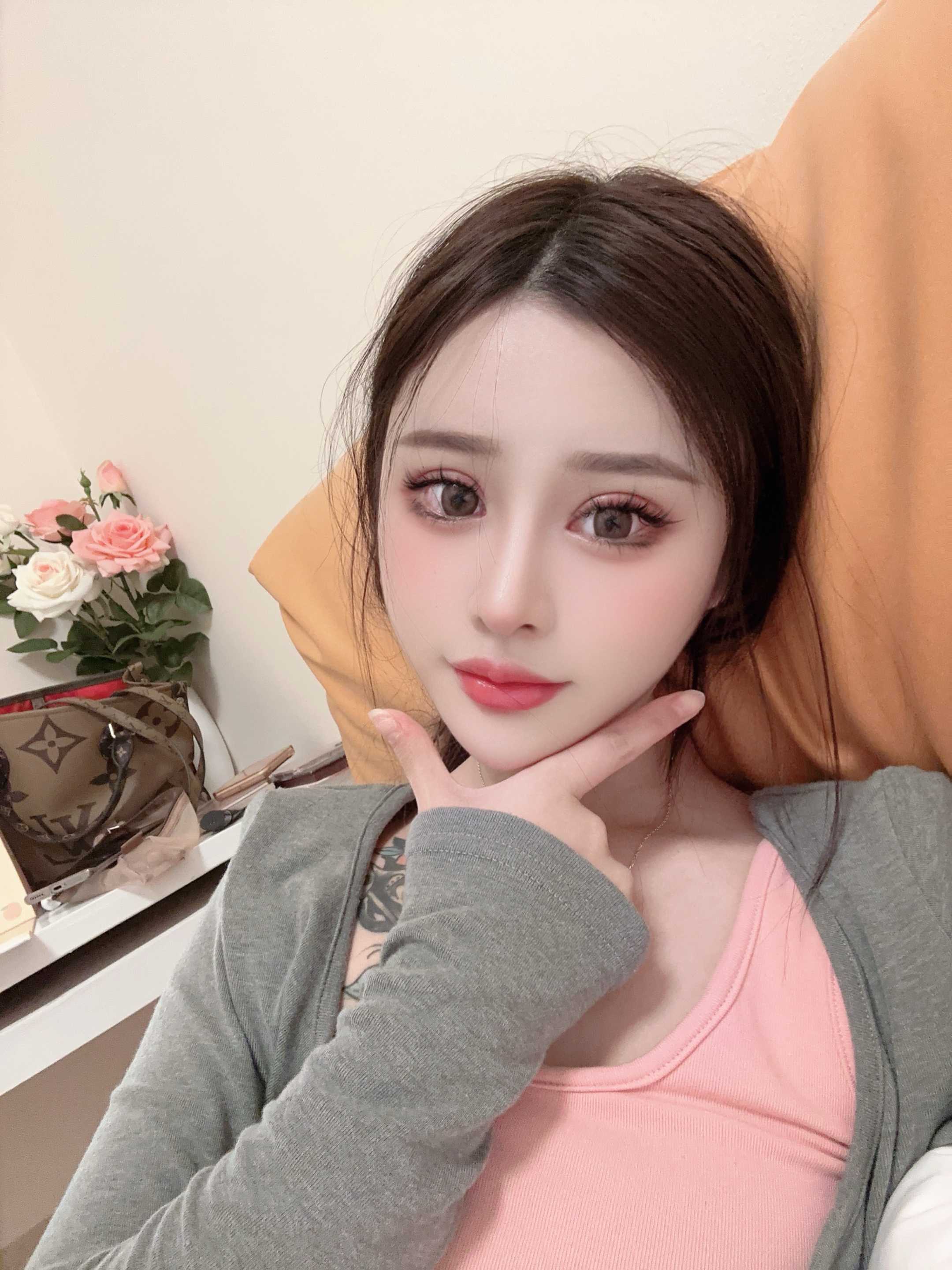妹子身材颜值都很棒