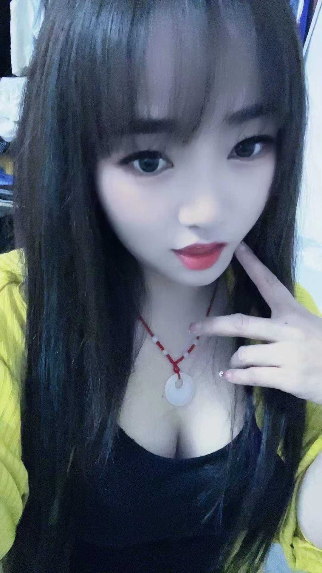 美美的大胸美女