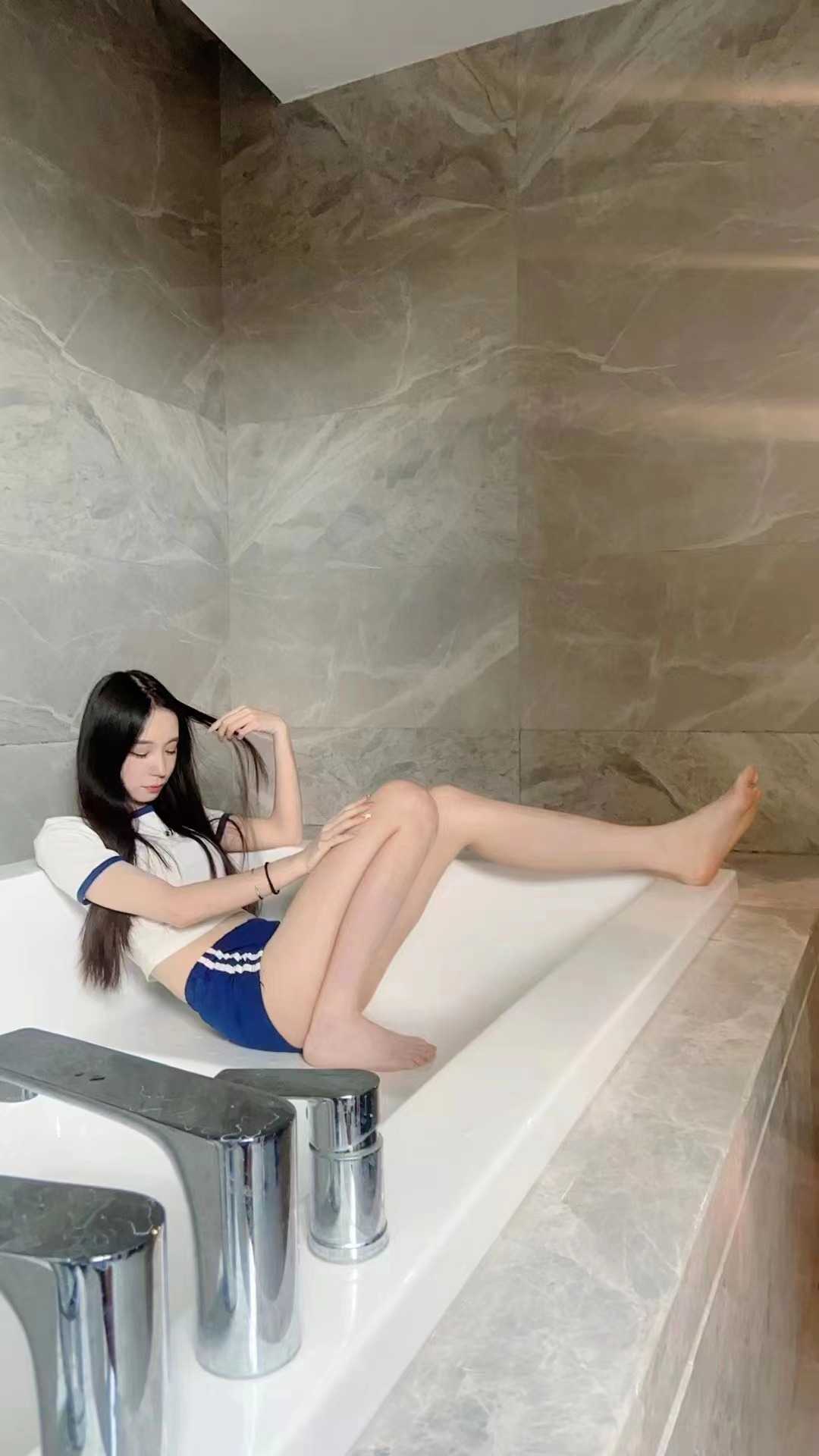 无数体位，最后后入式缴枪