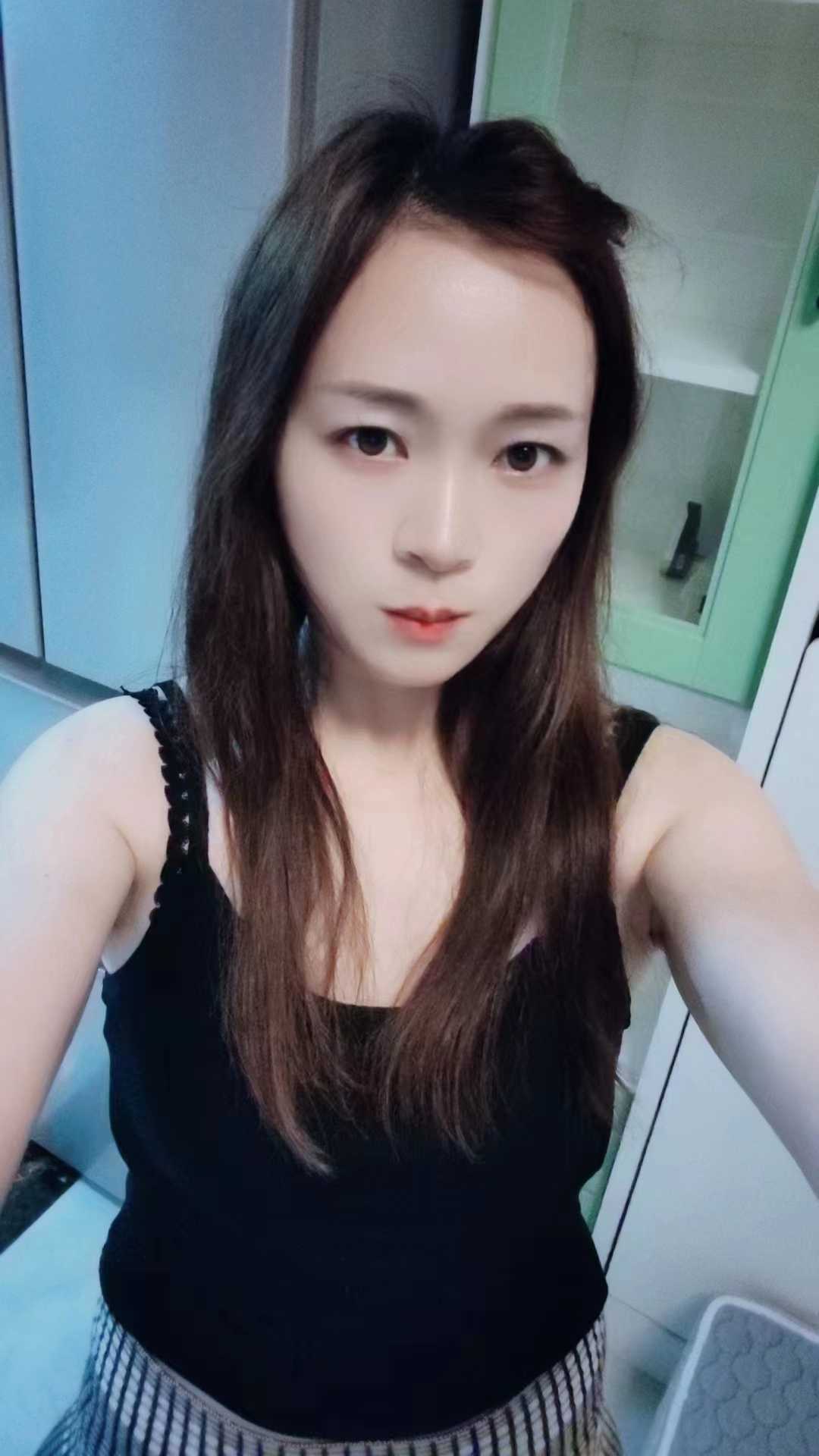 人长得不错，服务质量也高