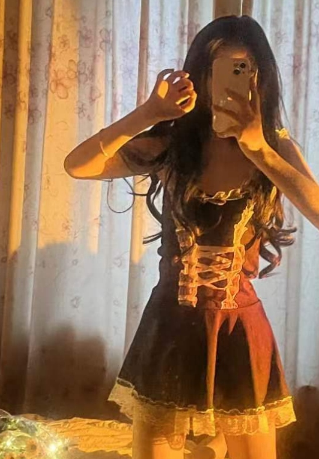 00后身材好小美女