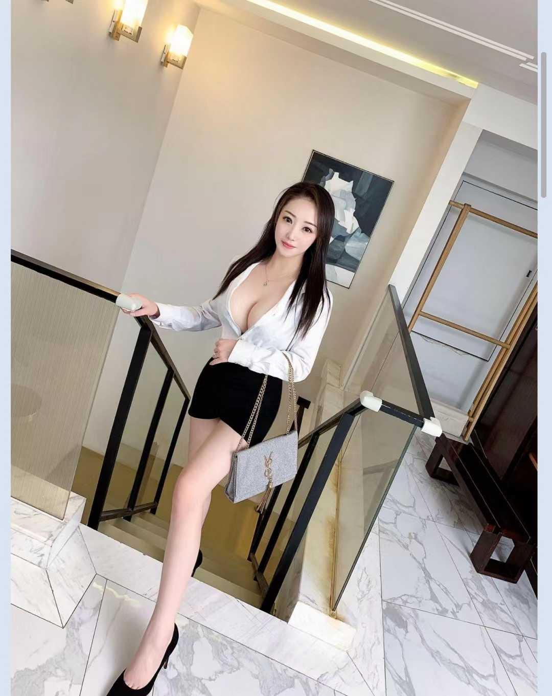 身材超级棒的小姐姐